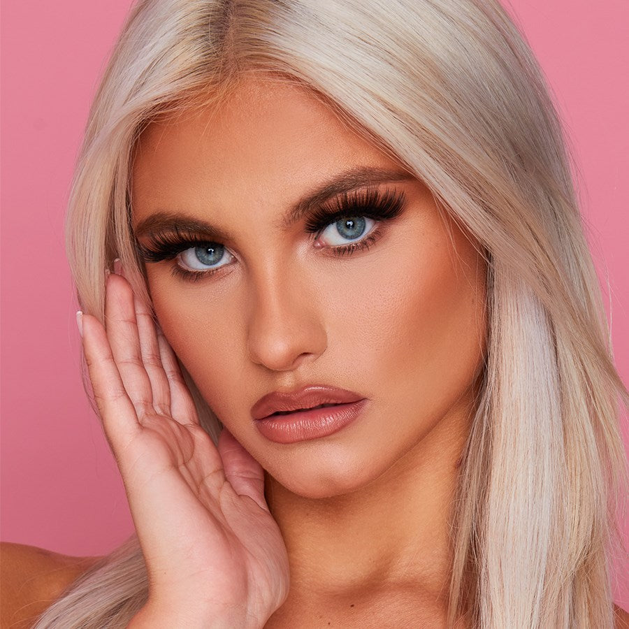 Killer Impression Magnetic Eyeliner on eyelashes